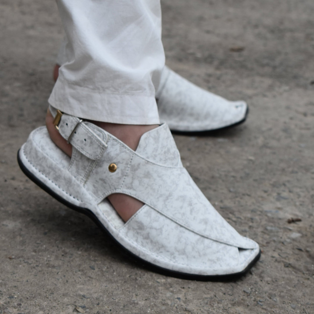 Pihno White Doted Zardari chappal