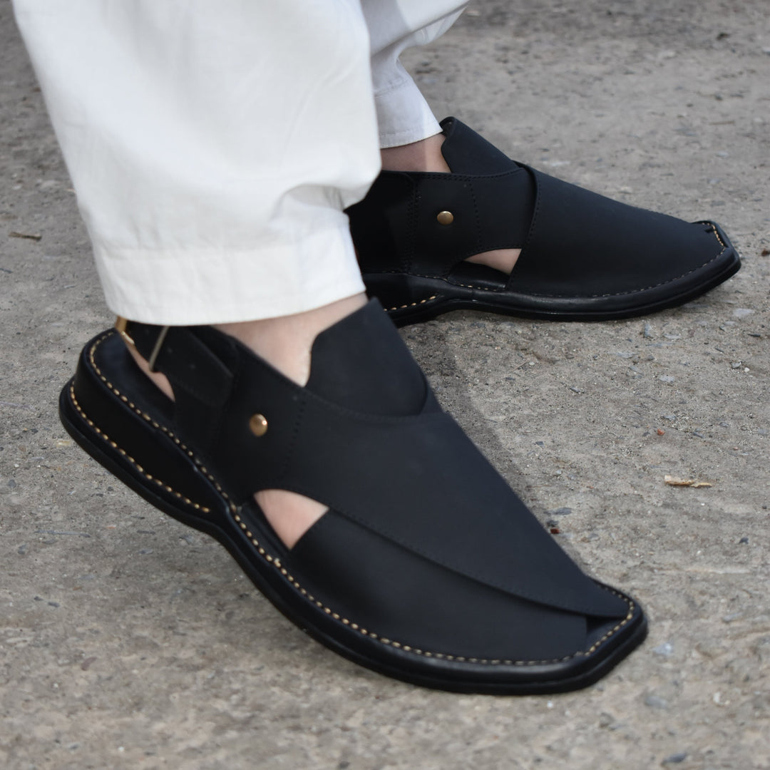 Pihno White Doted Zardari chappal