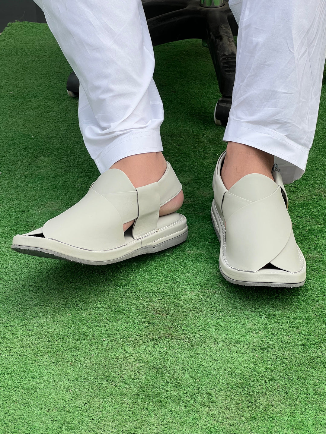 Kaptan Medicated Chappal Whitish Grey