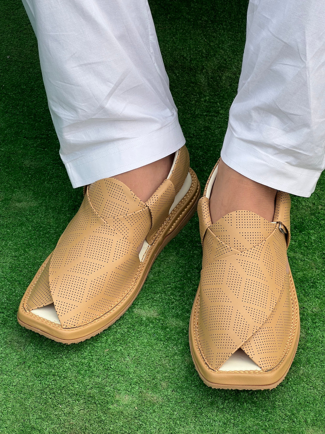 Kaptan Medicated Chappal Dotted Camal