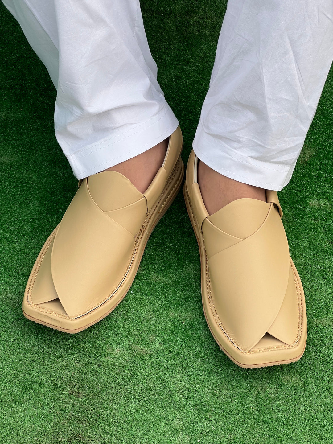 Kaptan Medicated Chappal Gold