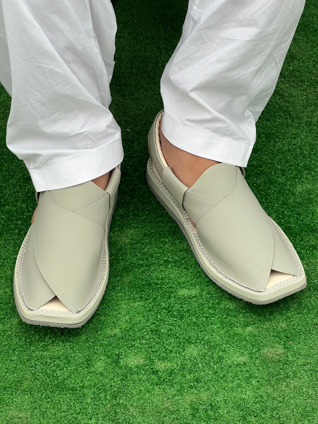 Kaptan Medicated Chappal Grey