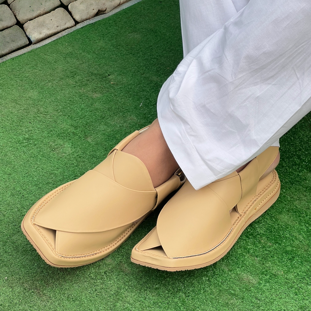Kaptan Medicated Chappal Gold