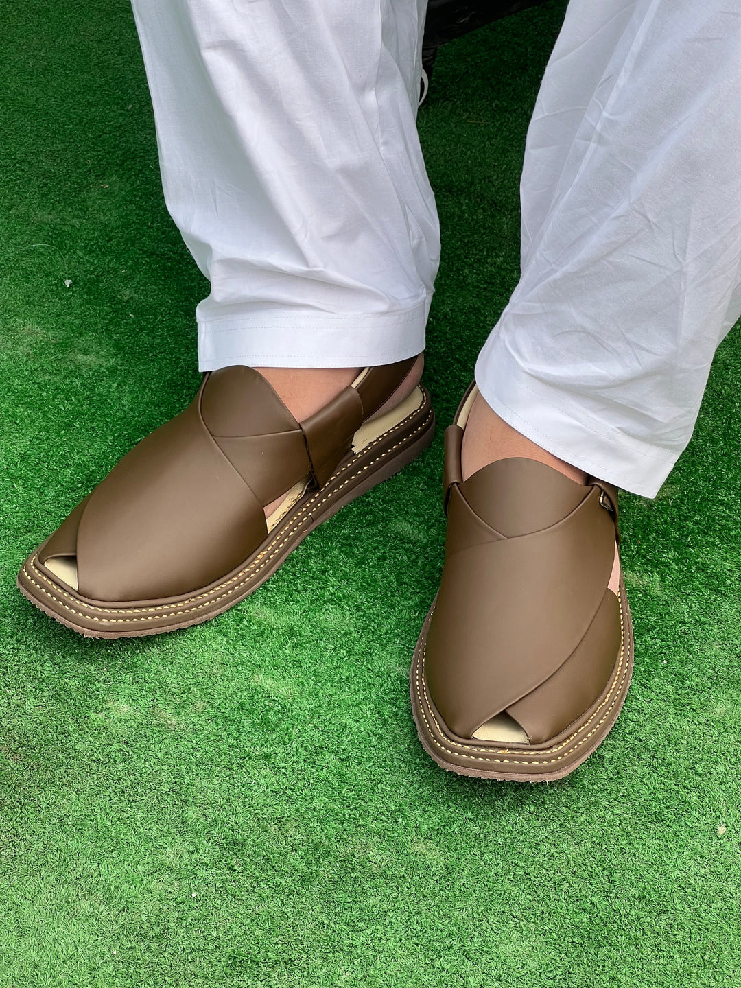 Kaptan Medicated Chappal Round Brown